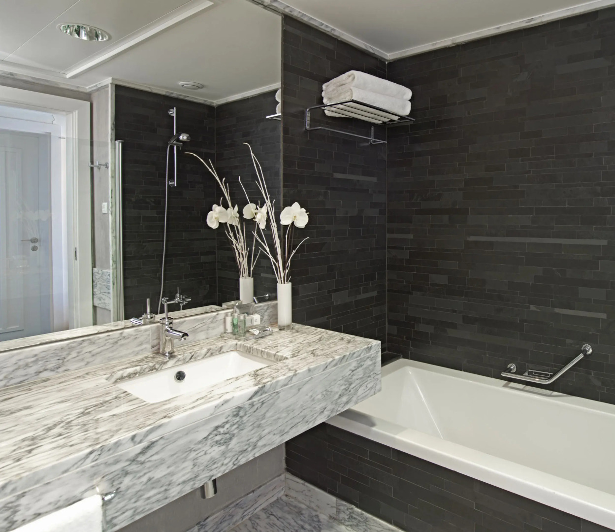 Real Marina Hotel & Spa