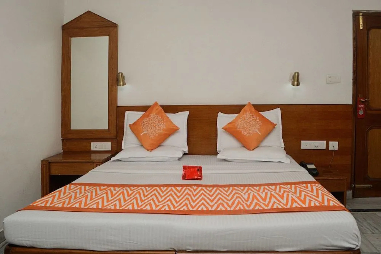 OYO 22122 Hotel Falcon Crest