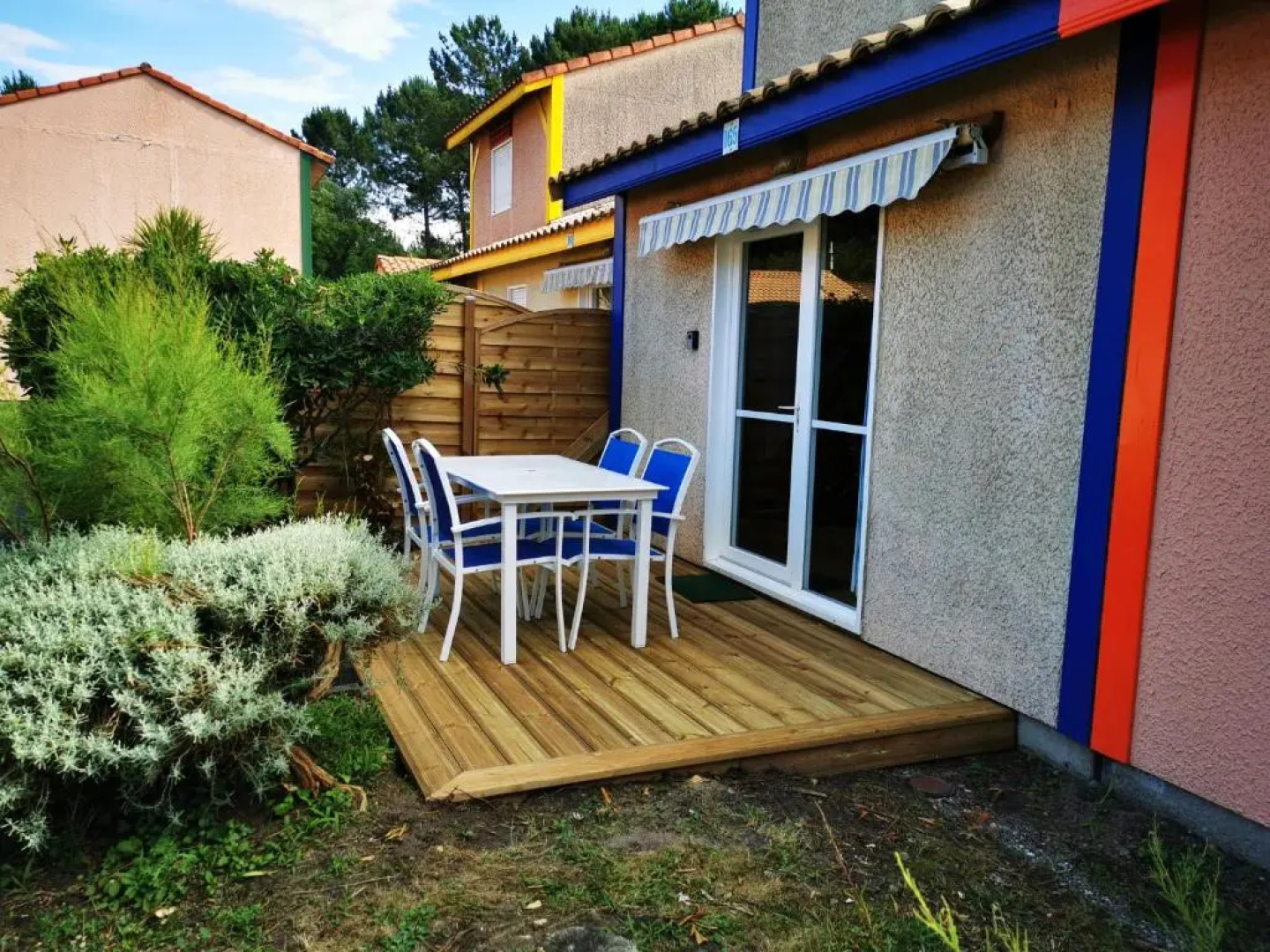 Maisonnette 5 personnes dans résidence avec piscine