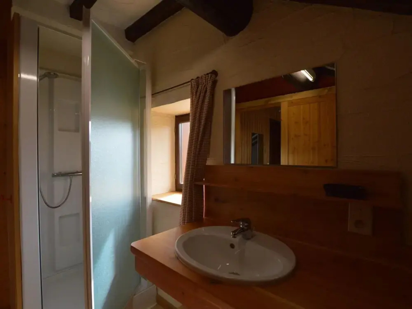 Elegant Beverce Escape