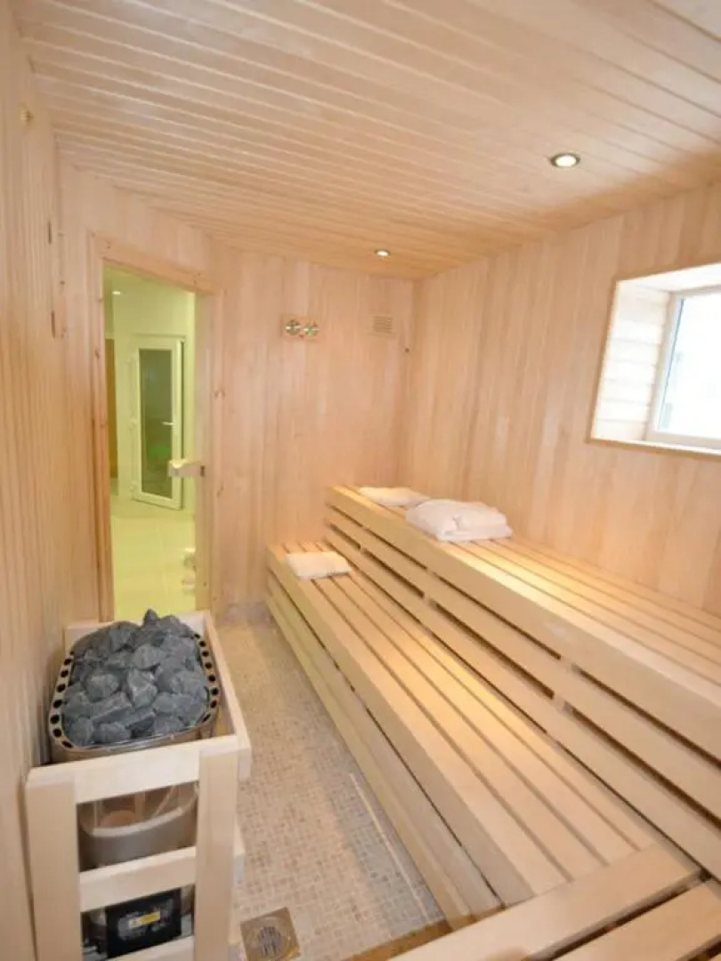 Clover Spa and Hotel