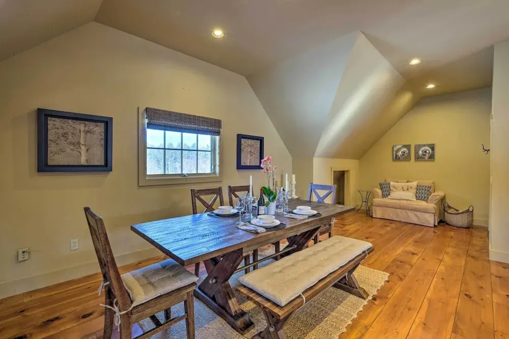 Luxe 'green Barn' Near Skiing w/ Mt Equinox Views!