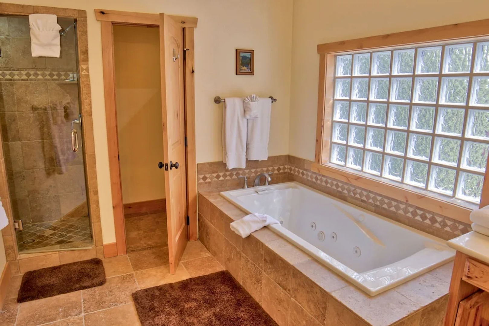 Moose Meadow Retreat Private Home with Hot Tub