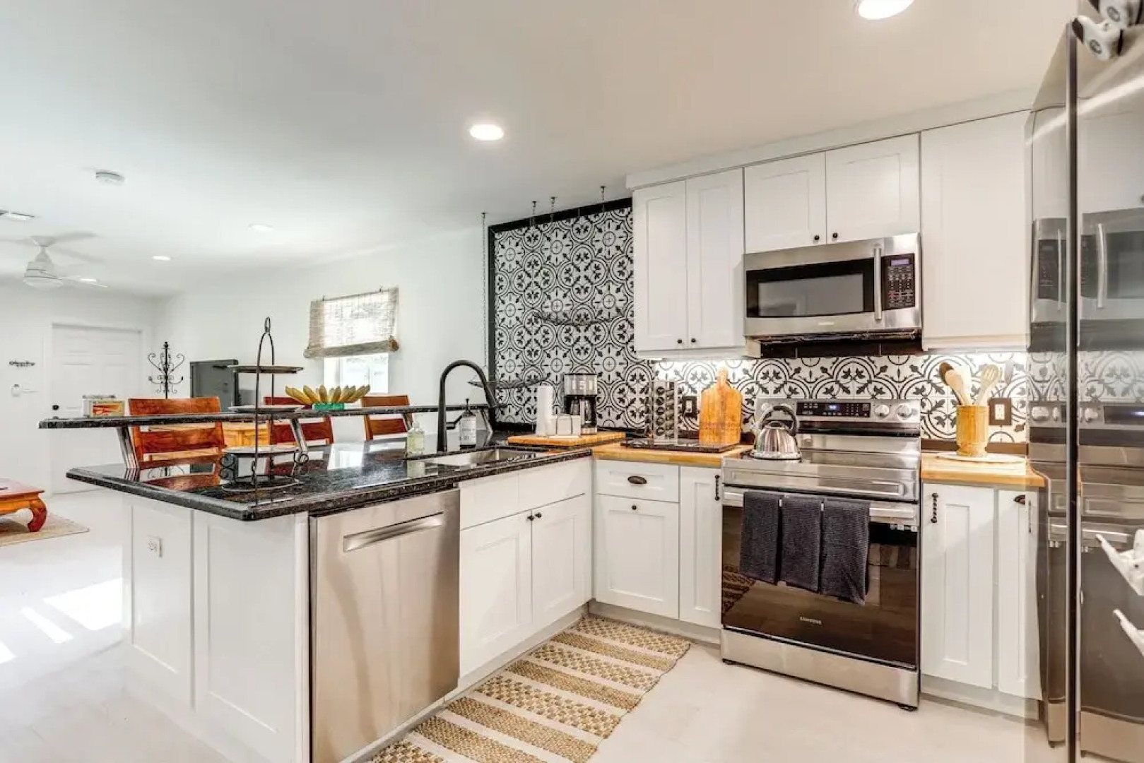 Vibrant North Palm Beach Home ~ 2 Mi to Beach!