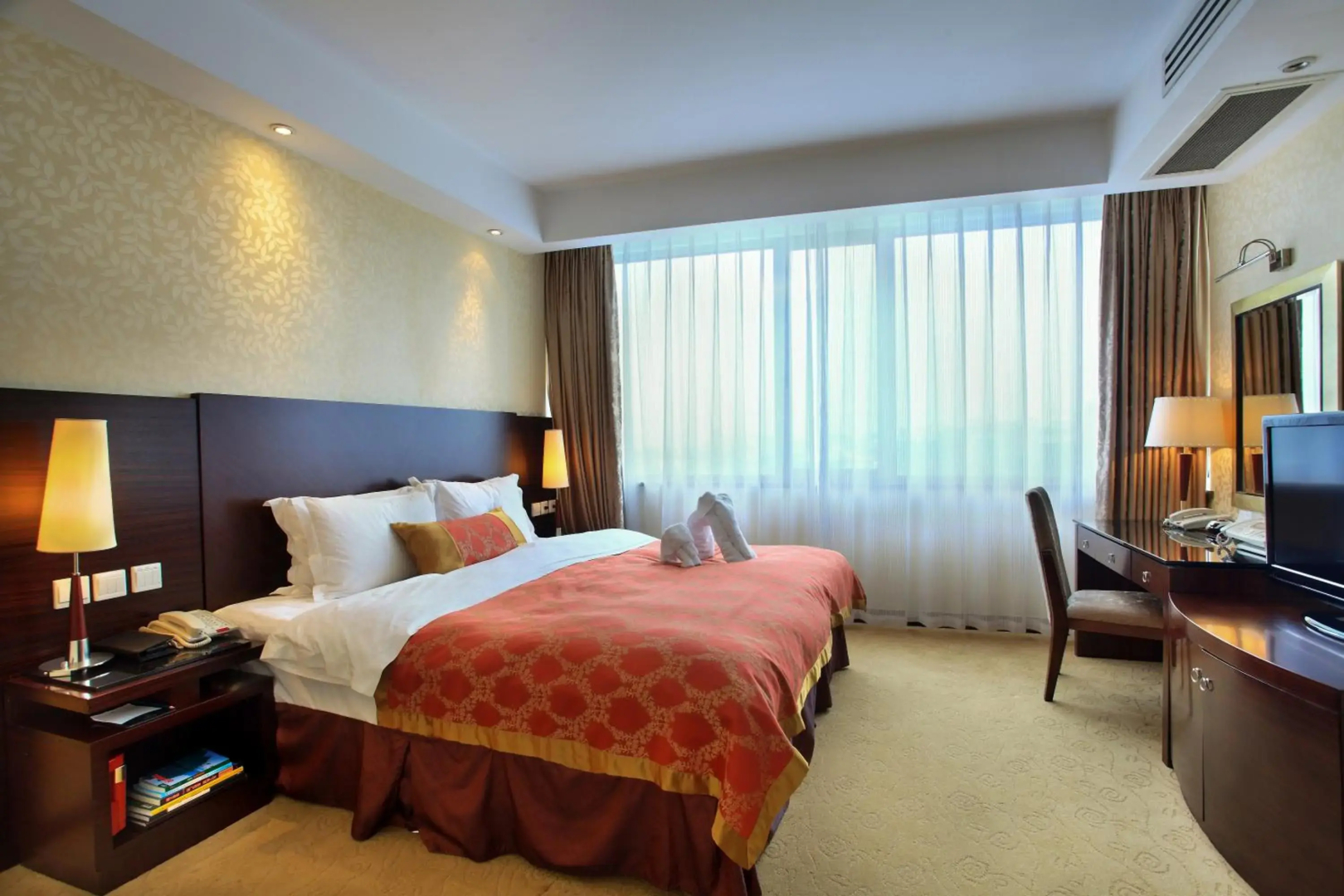 Guilin Lijiang Waterfall Hotel