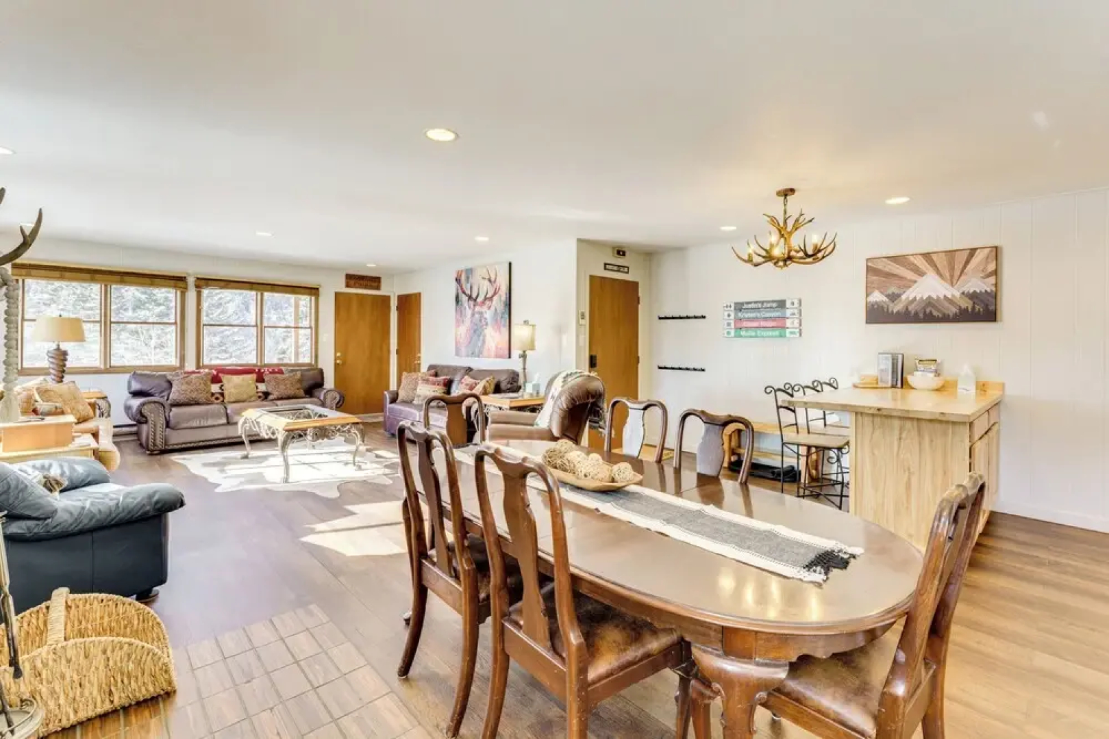 1/2 Mi to Skiing: Red River Condo w/ Free Shuttle!