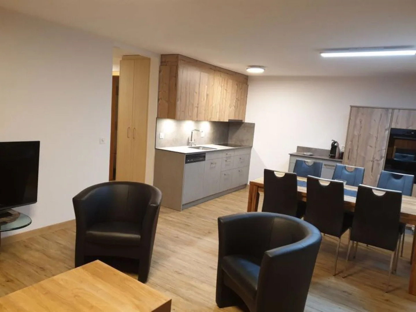 Adonis & Vallesia 36110