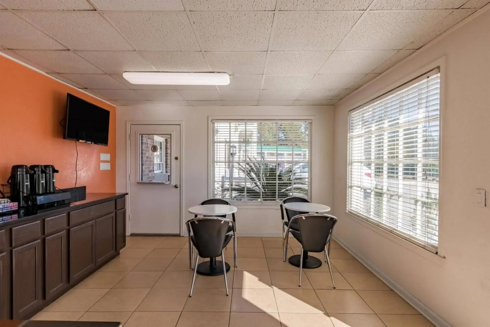 Motel 6 Walterboro, SC