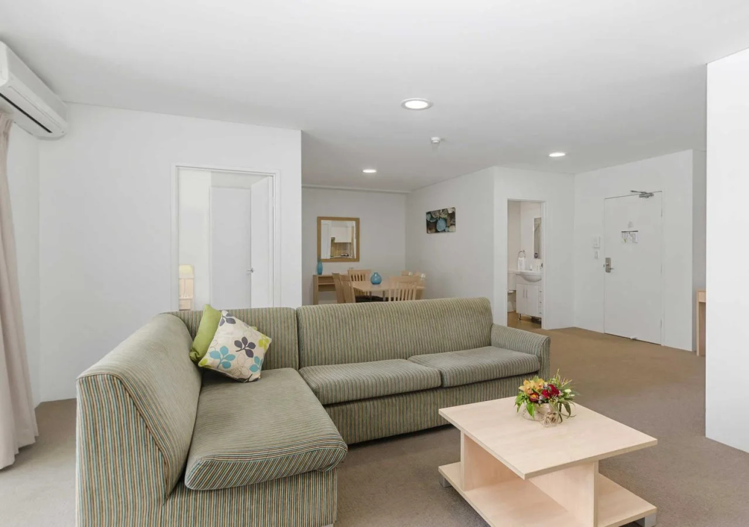 Quality Suites Pioneer Sands