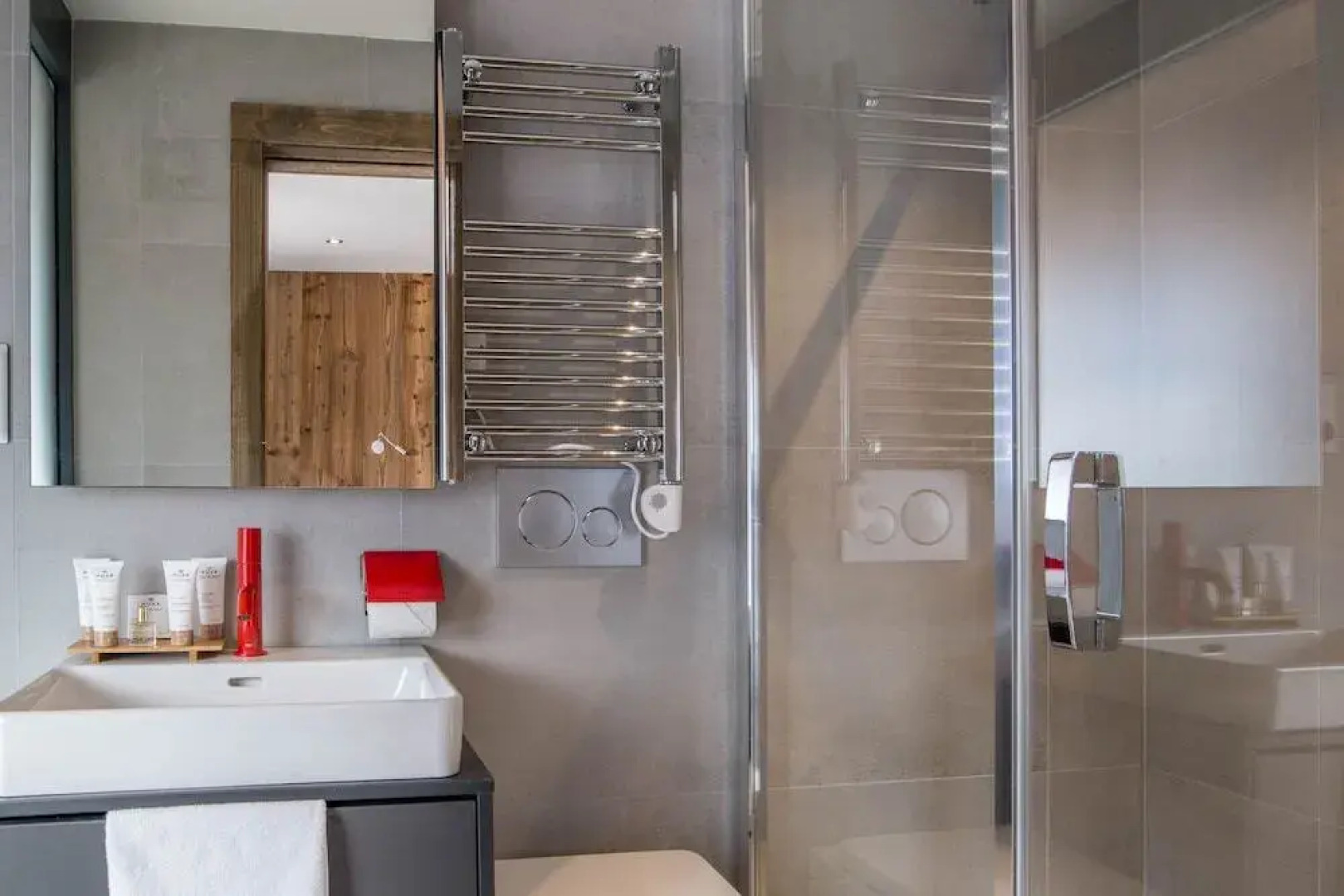 Chalet Le Rouge Morzine - By EMERALD