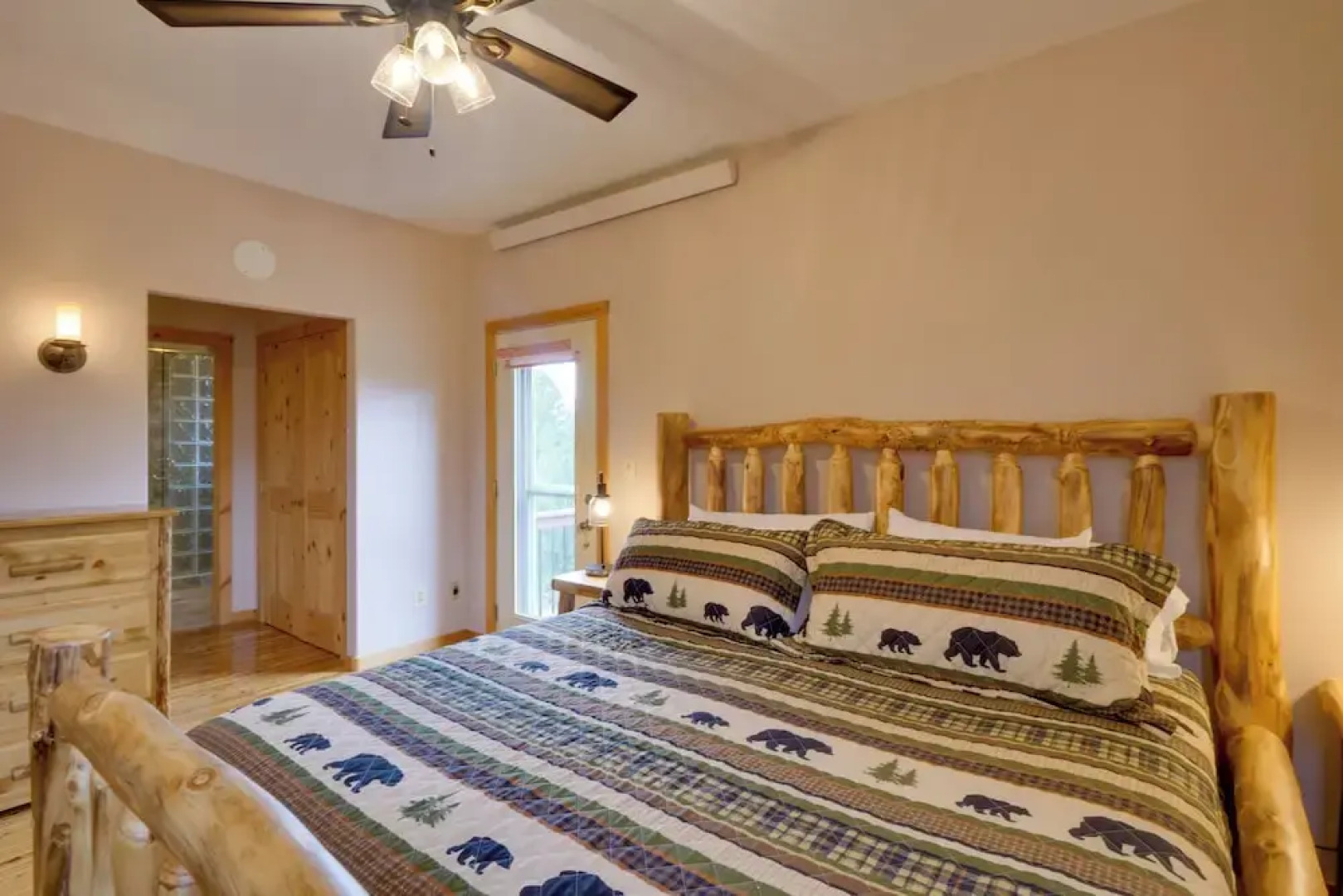 8696: 360 Mtn View & On-site Hiking!