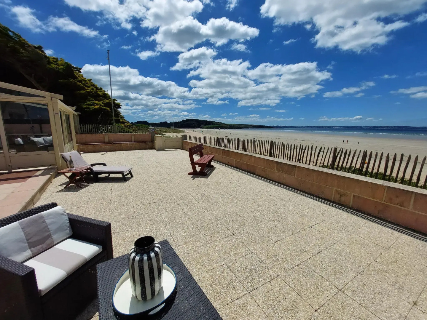 Apartment in top location, sea view, direct access to the beach, Plonévez-Porzay