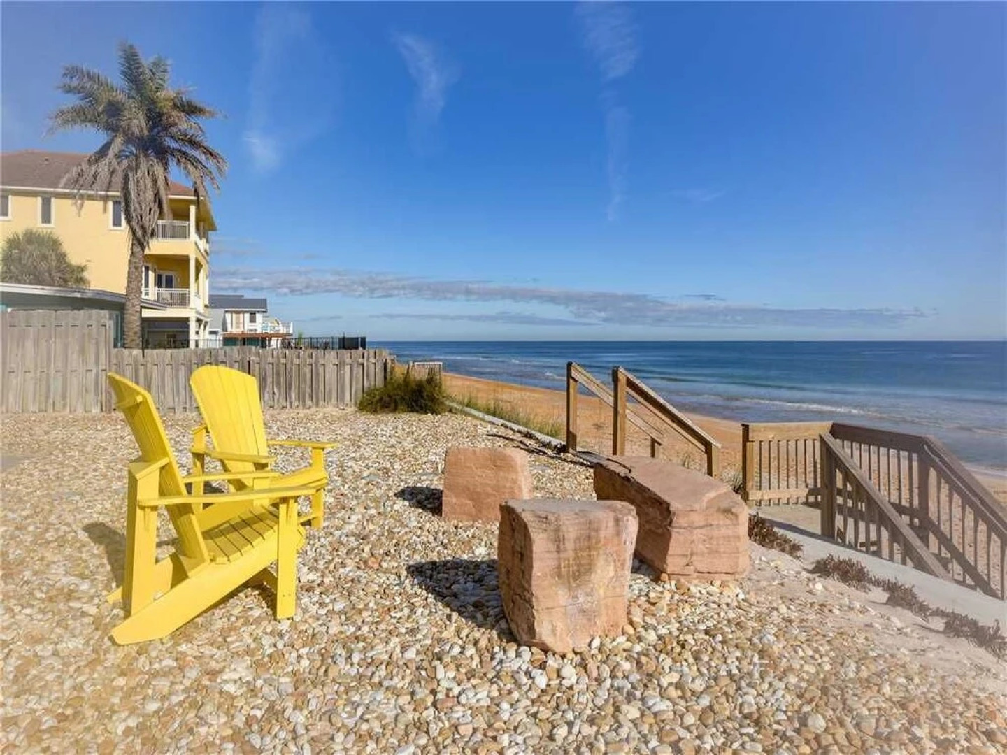 Sunshine House - Three Bedroom Home