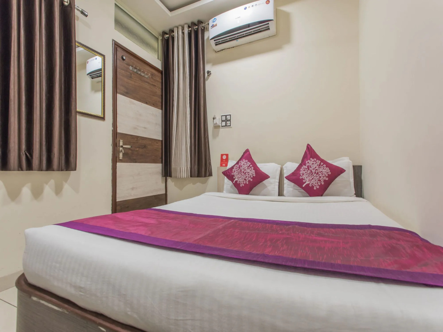 Capital O 4042 Hotel Mehar Residency