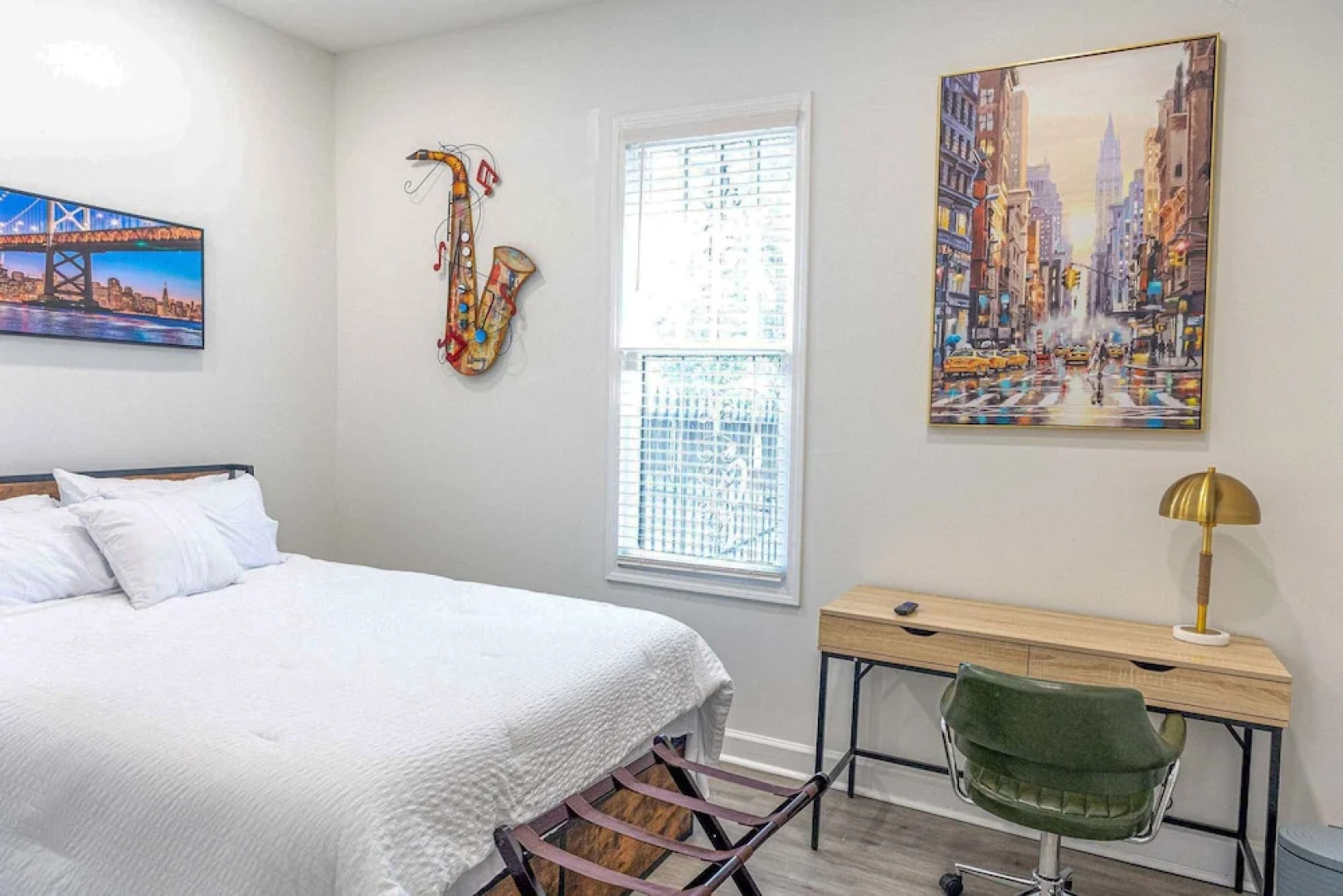 Stylish Home ~ 2 Mi to Jackson State & Belhaven!