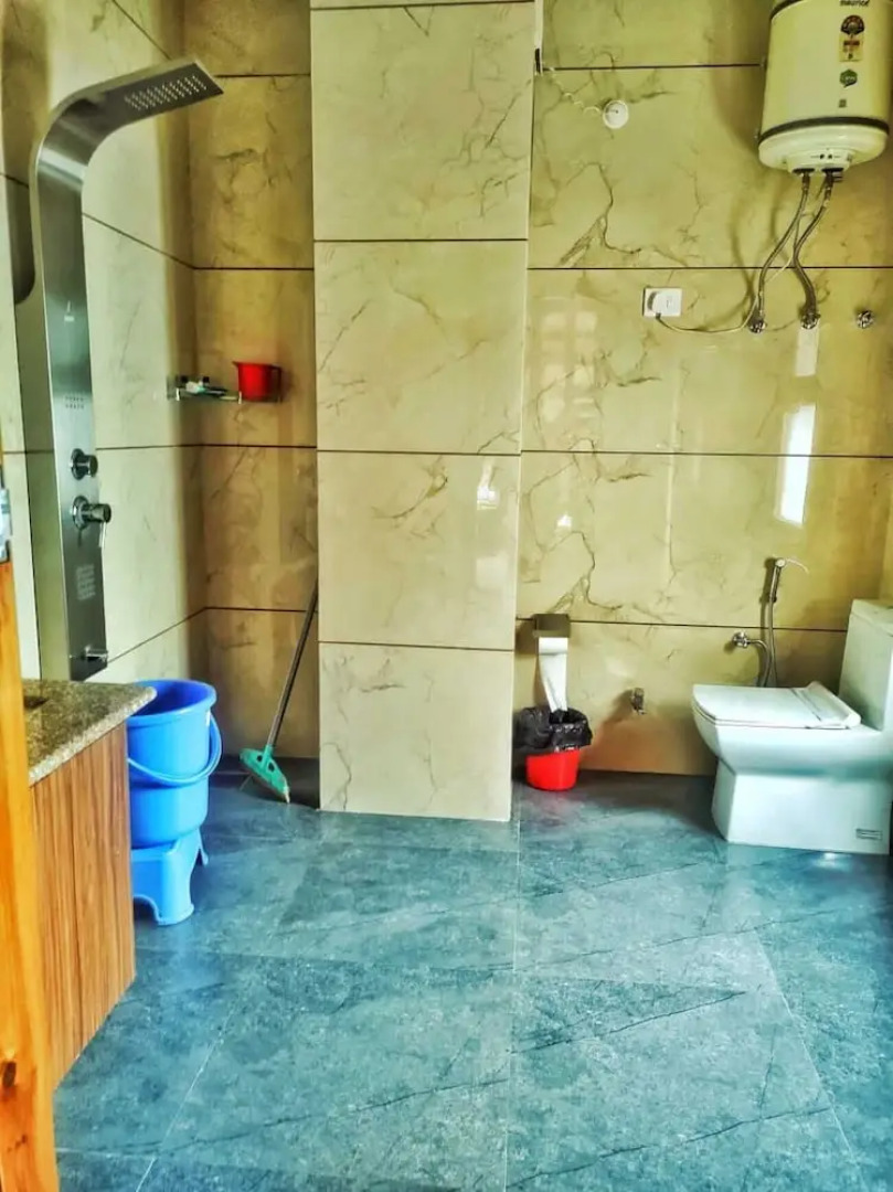 Cafe Saffron & Cottages