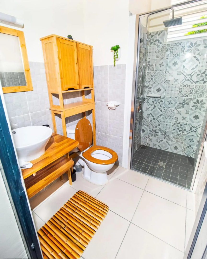 T2 Jacuzzis et piscine au centre ville de Port-Louis