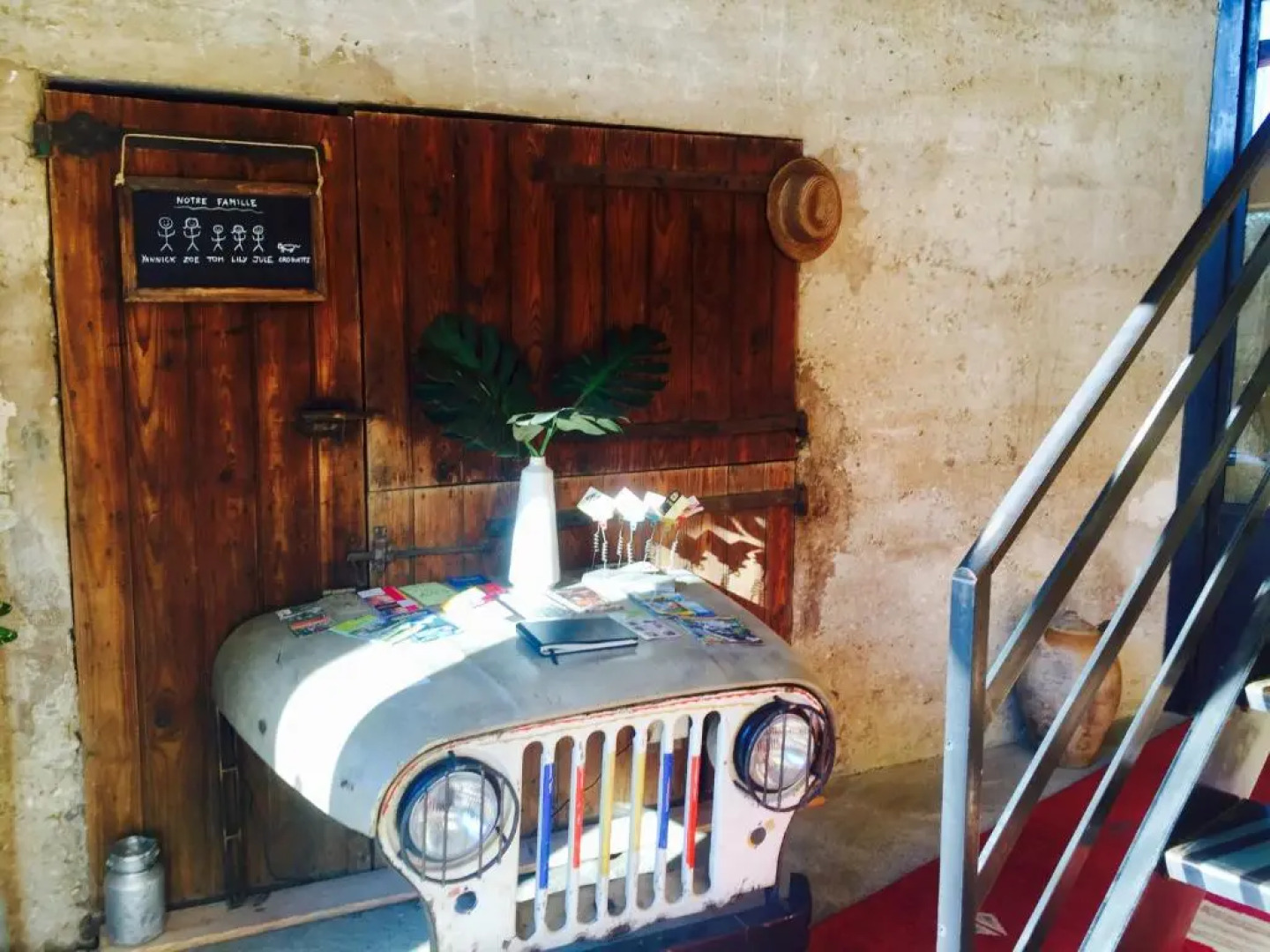 Magnificent Renovated Farmhouse - 10 Min A7 -