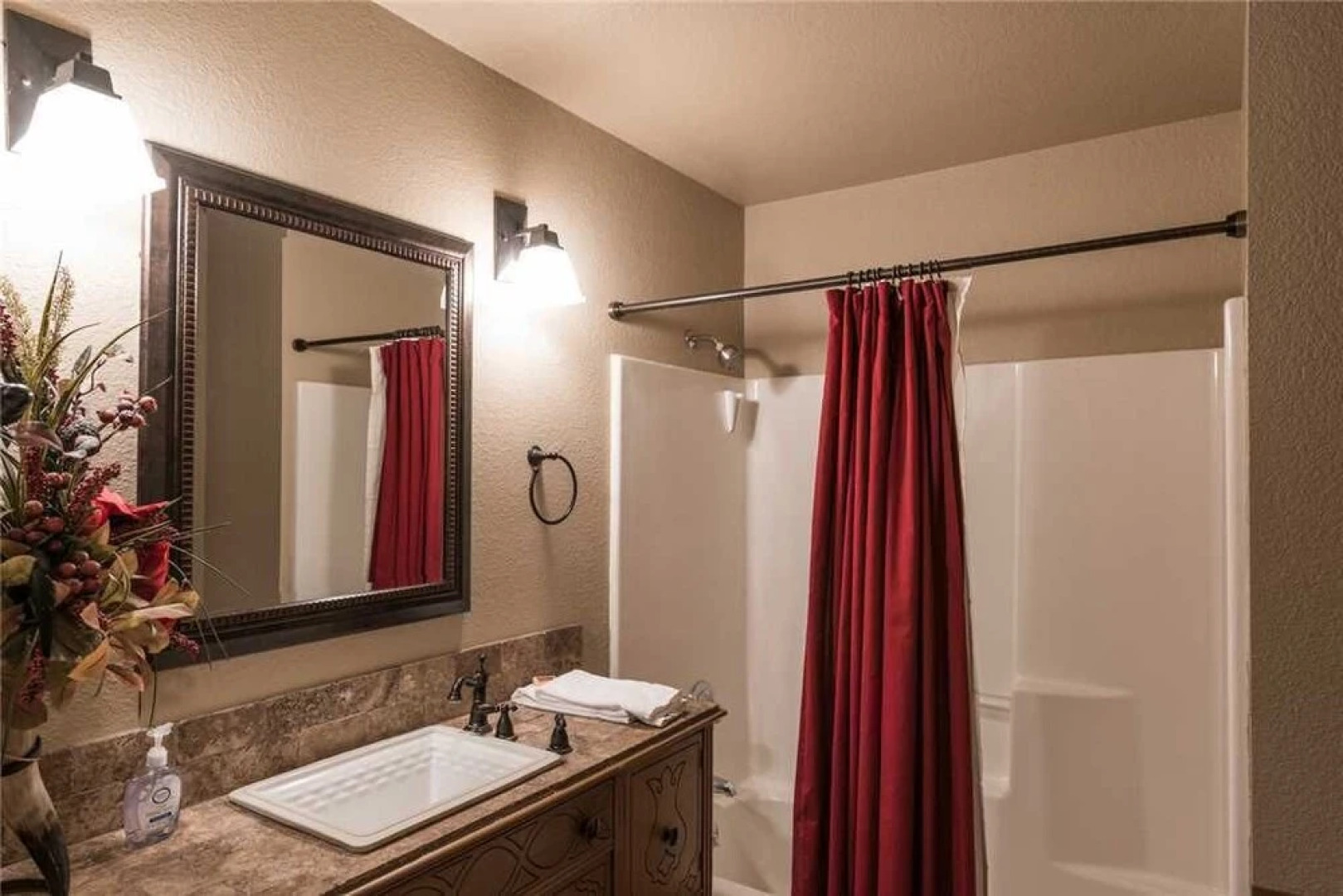 Bogie - Five Bedroom Cabin with Hot Tub