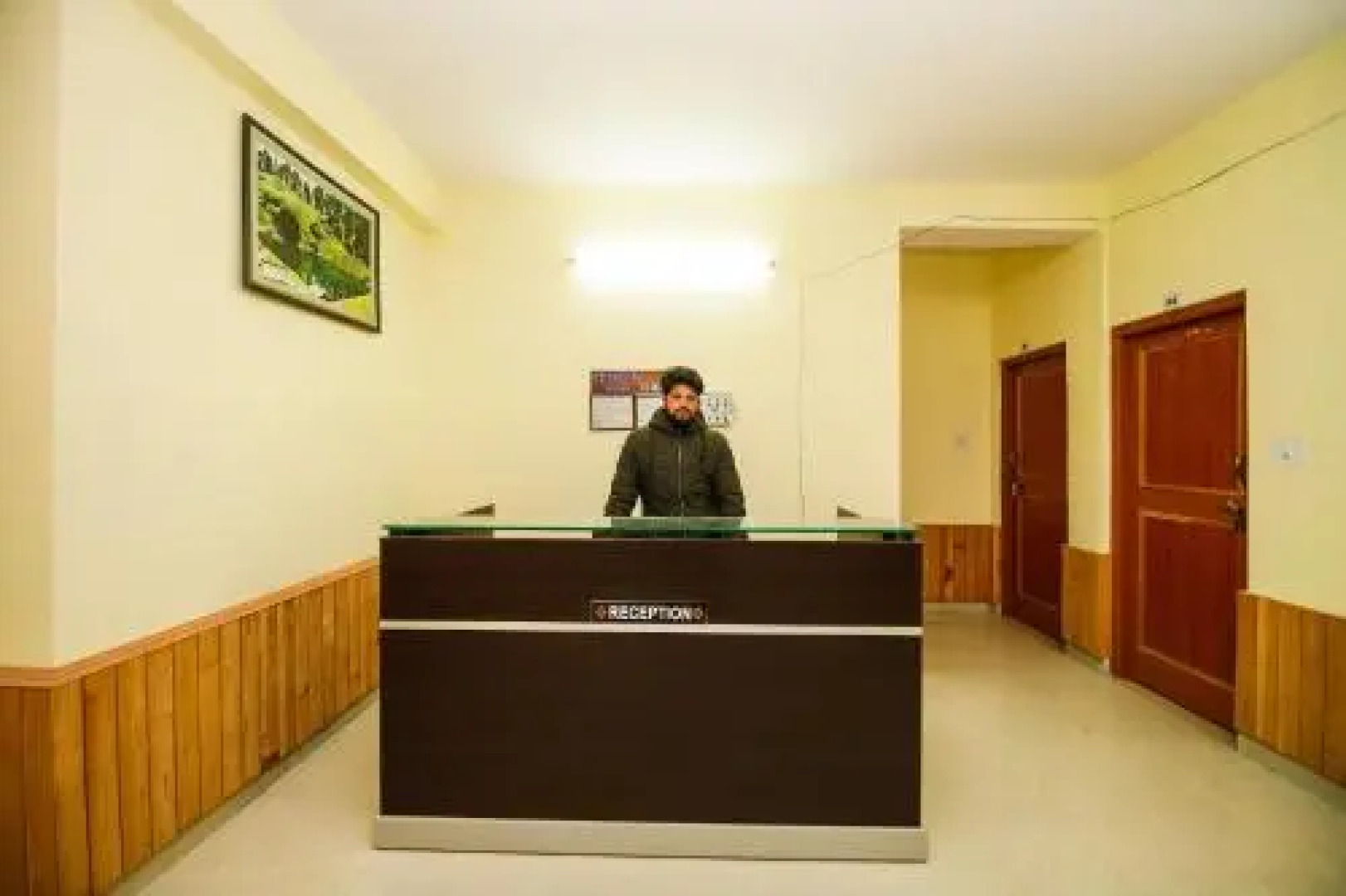 OYO 27666 Hotel Cedar View