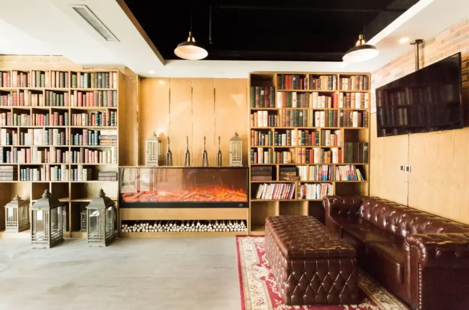 James Joyce Coffetel Baoding Railway Station