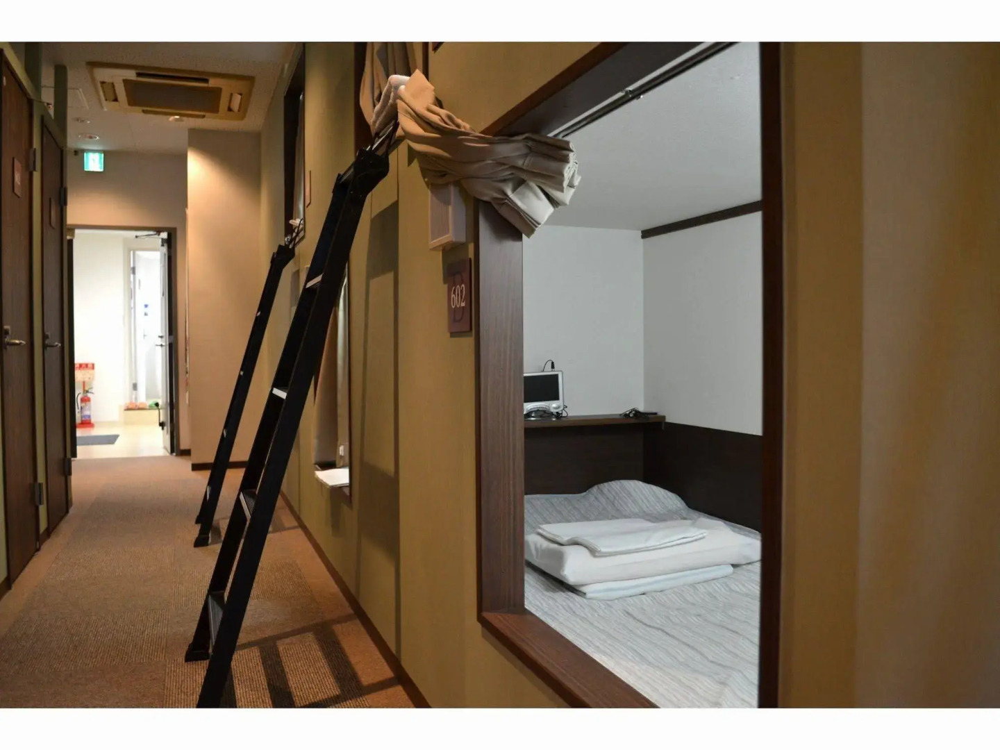 1 Night 1980 Hostel Tokyo