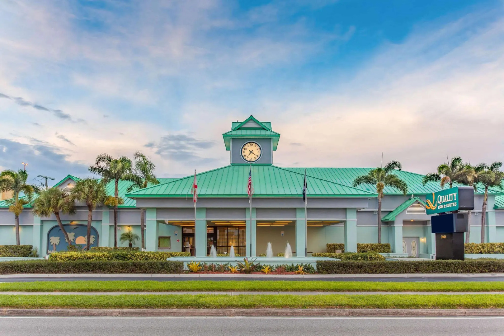 Beachside Hotel & Suites Cocoa Beach - Port Canaveral