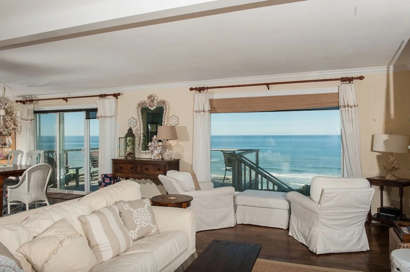 Sea Cliff 3 Br cottage by RedAwning