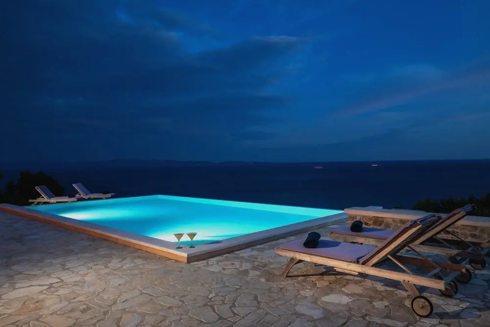 Stone Houses Dingač