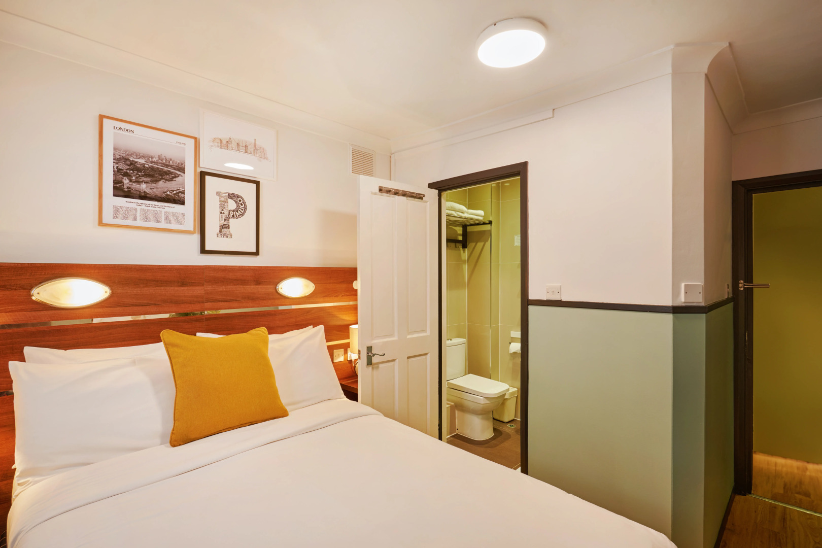 Huttons Hotel, Victoria London