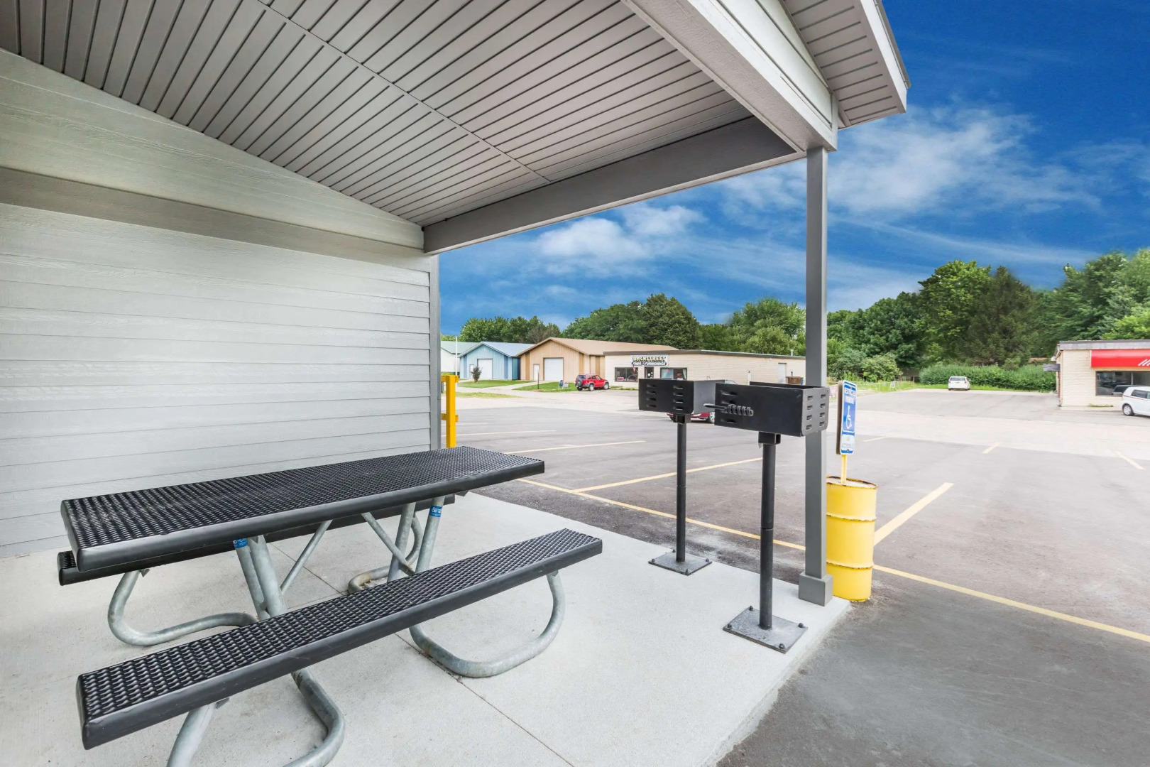 Super 8 By Wyndham Spencer