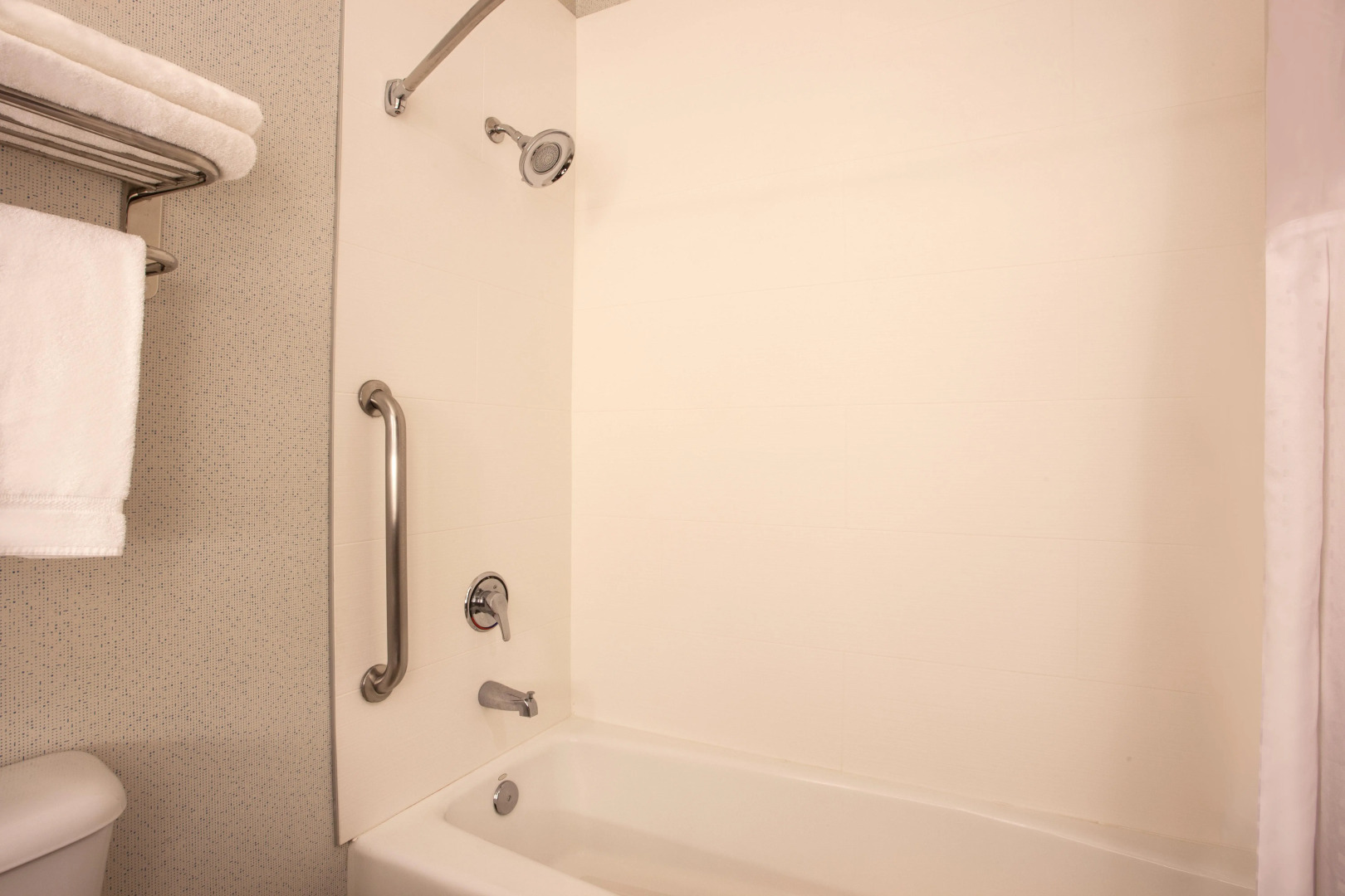 Holiday Inn Express & Suites Davis - University Area by IHG