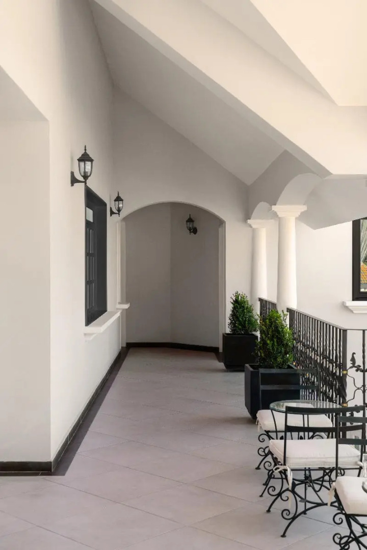 Casa Bonita Hotel & Luxury Residence