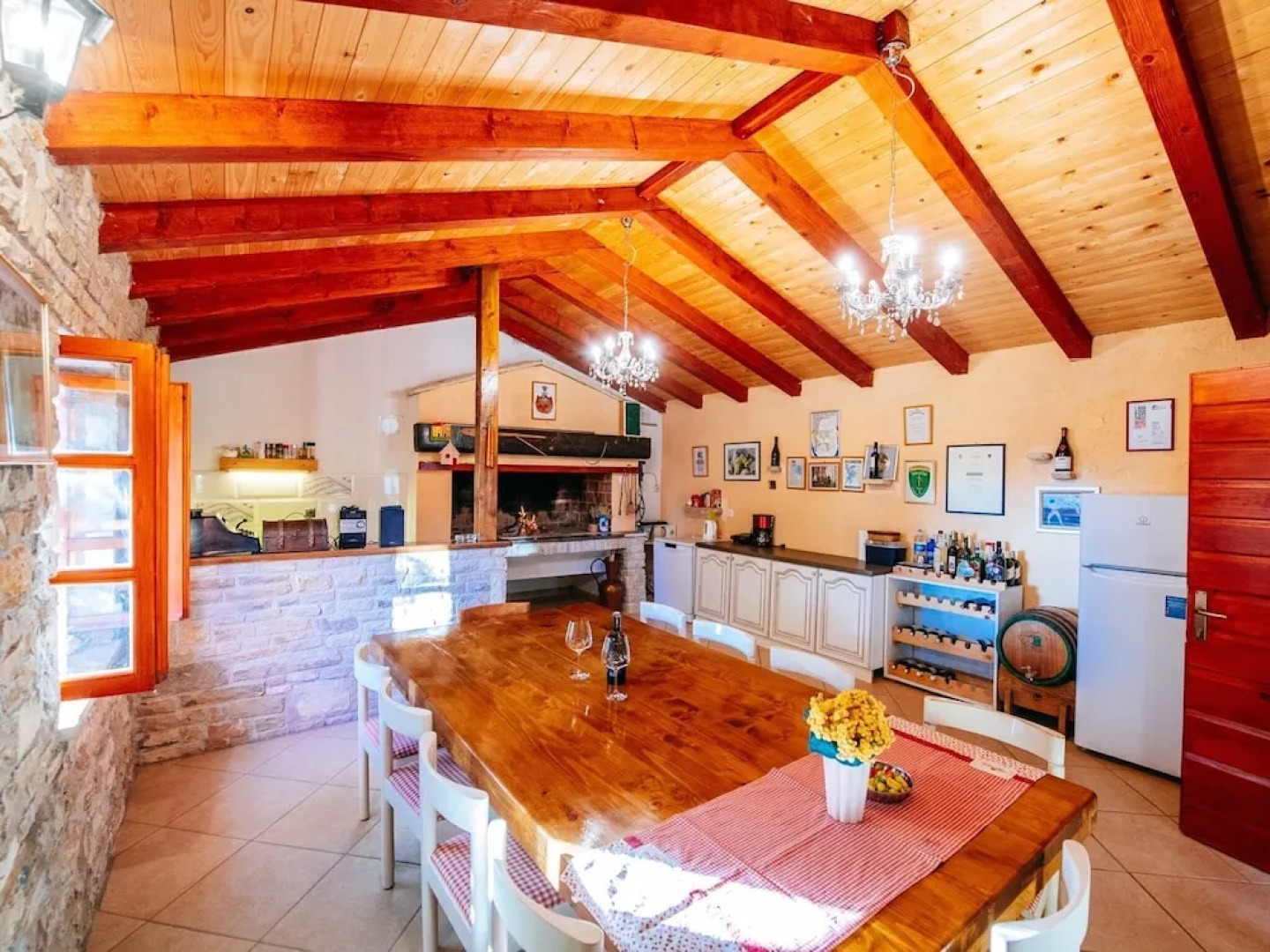Lovely Holiday Home With Private Pool, Home Gym, Traditional Tavern, Stone BBQ