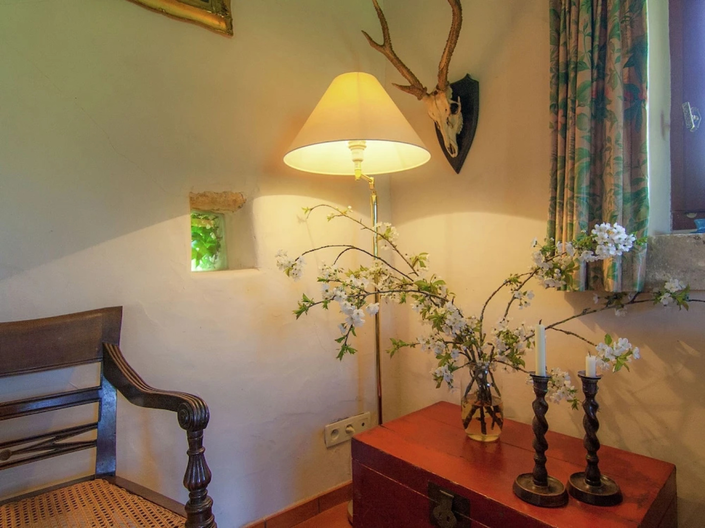 Exquisite Holiday Home in Issac With Swimming Pool