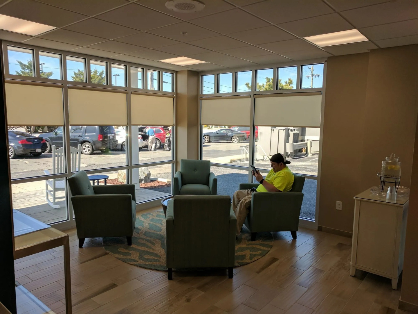 Commander Hotel & Suites