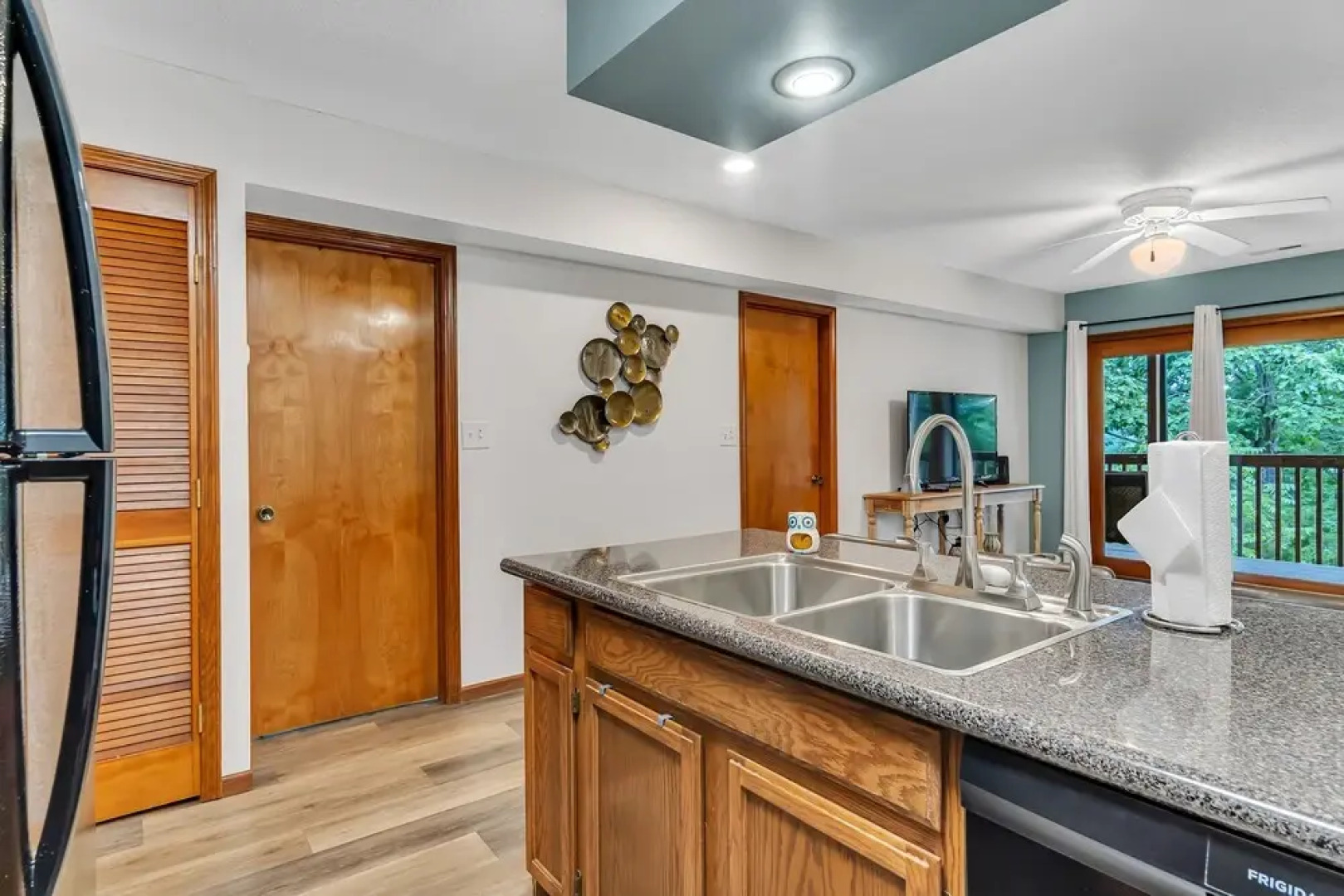 Wildwood Wonder 2 Bedroom Condo by Redawning