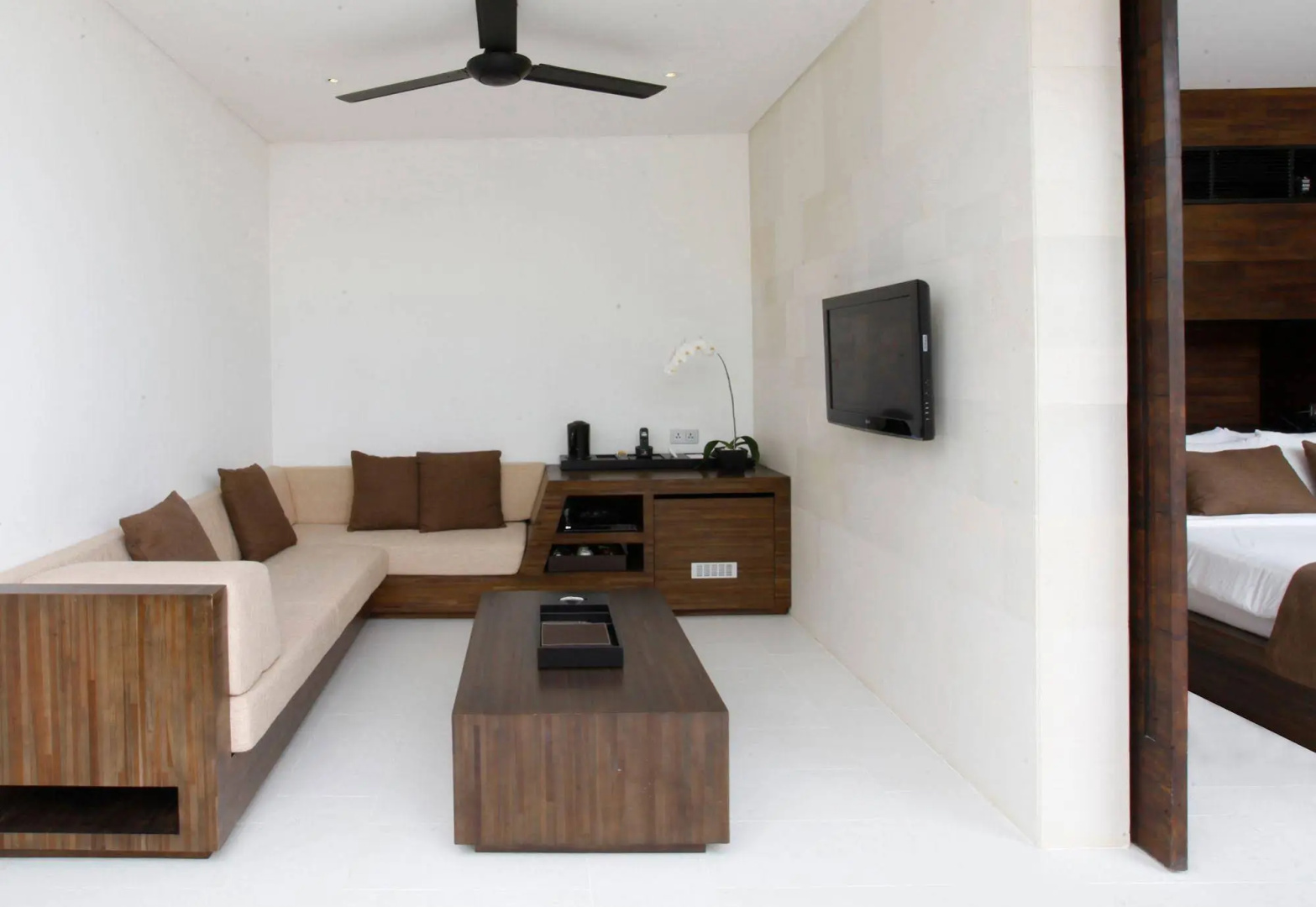 eqUILIBRIA SEMINYAK