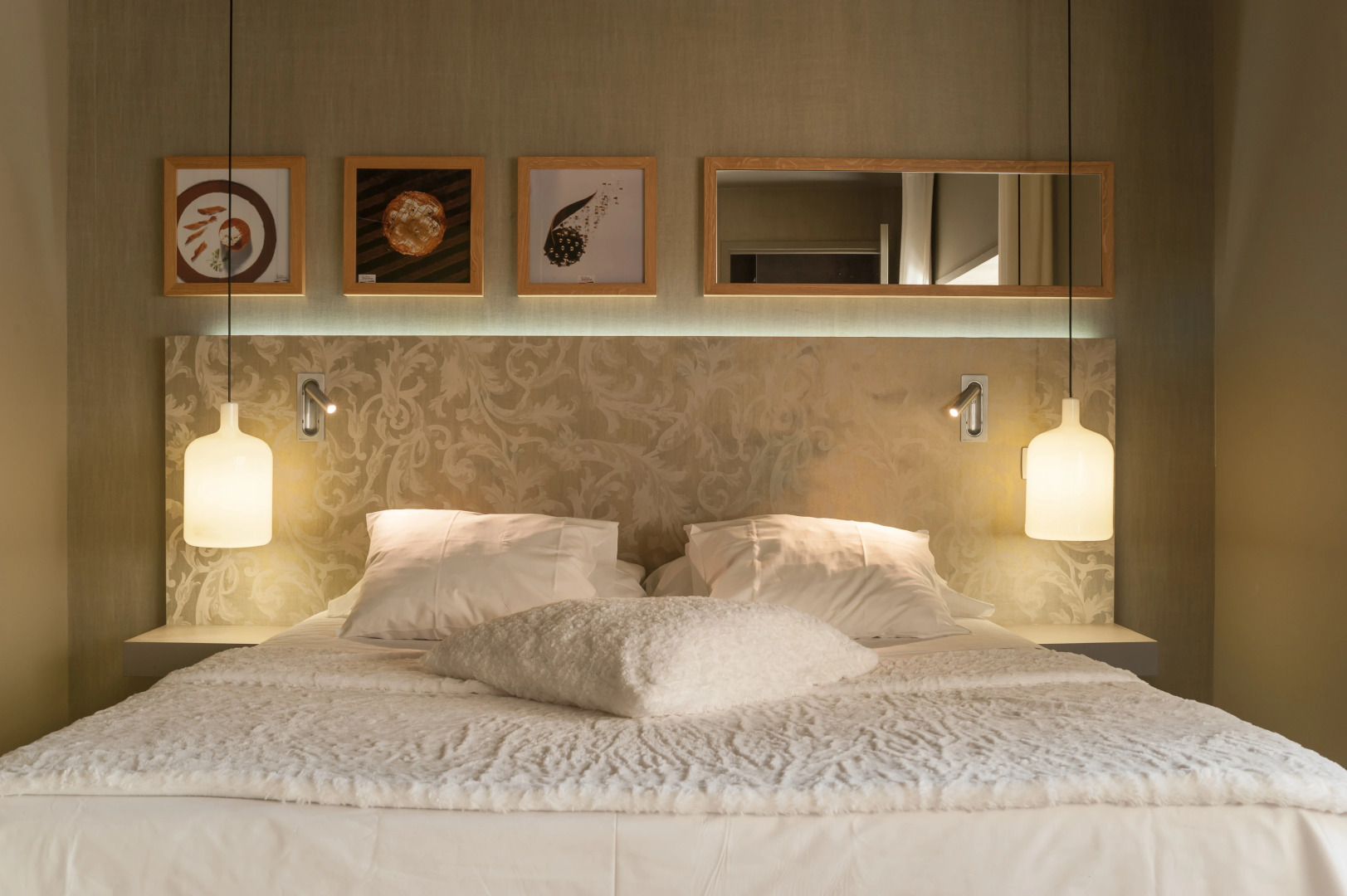 Logis Hôtel Tante Yvonne & son Restaurant semi-gastronomique Lyon Nord