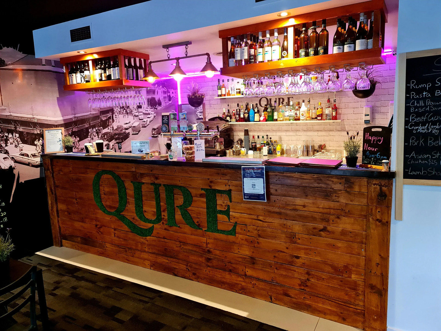 Qure Restaurant & Apartments