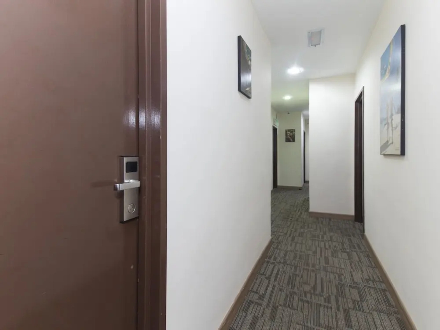 OYO 445 Charisma Hotel