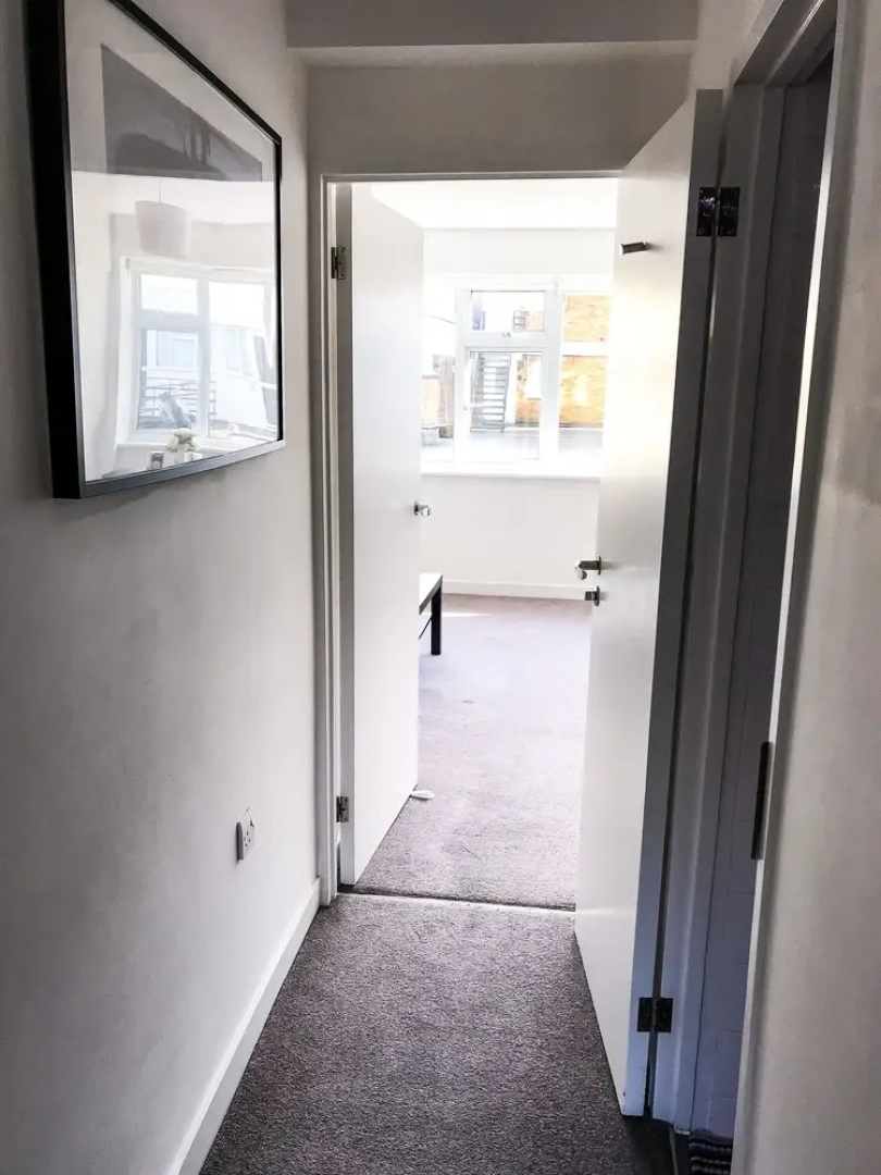 Entire 2 Bedroom Flat Next to Kings College