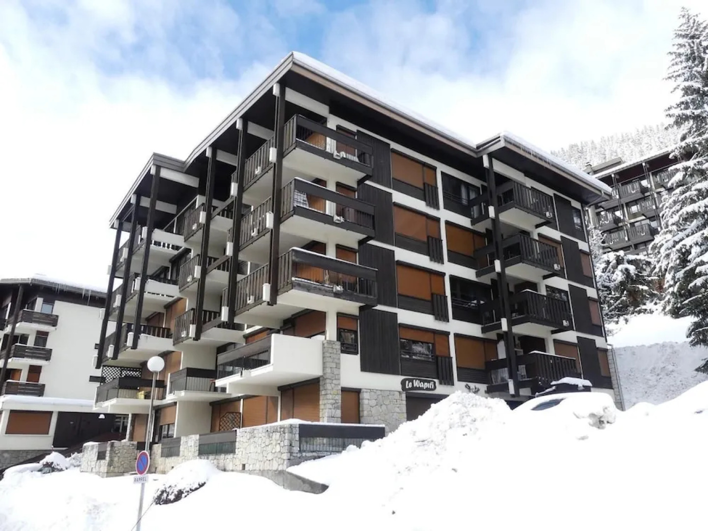 WAPITTI  La Clusaz village