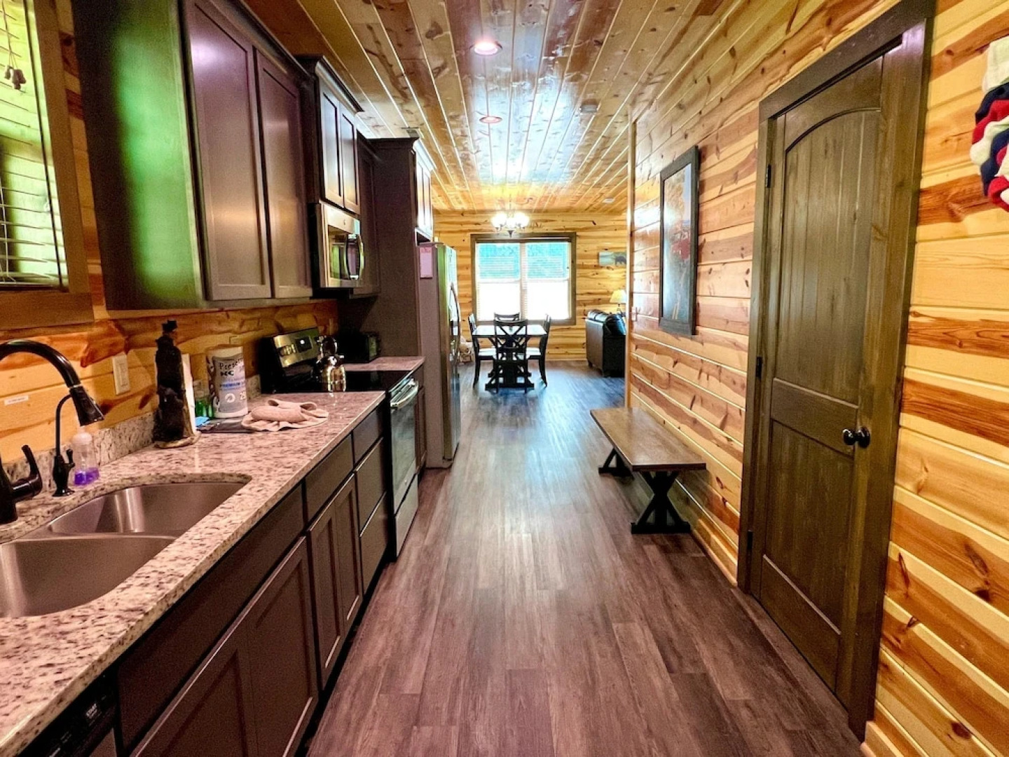 South Side Serenity 2 Bedroom Cabin by RedAwning