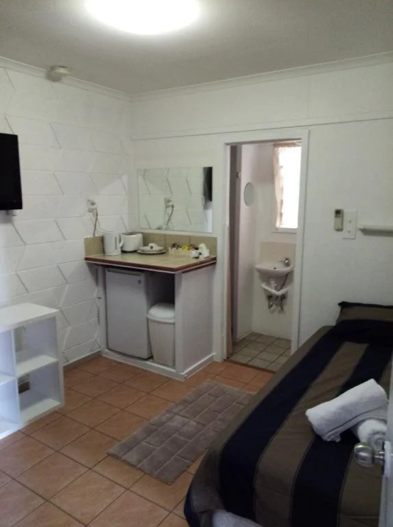 Young Australian Hotel