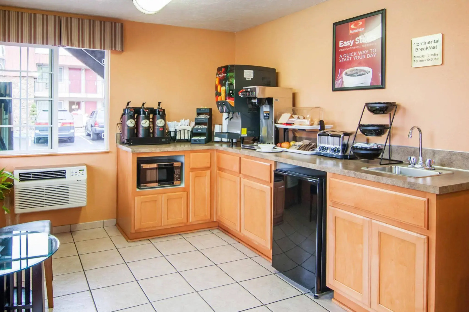 Econo Lodge Inn & Suites Hillsboro - Portland West