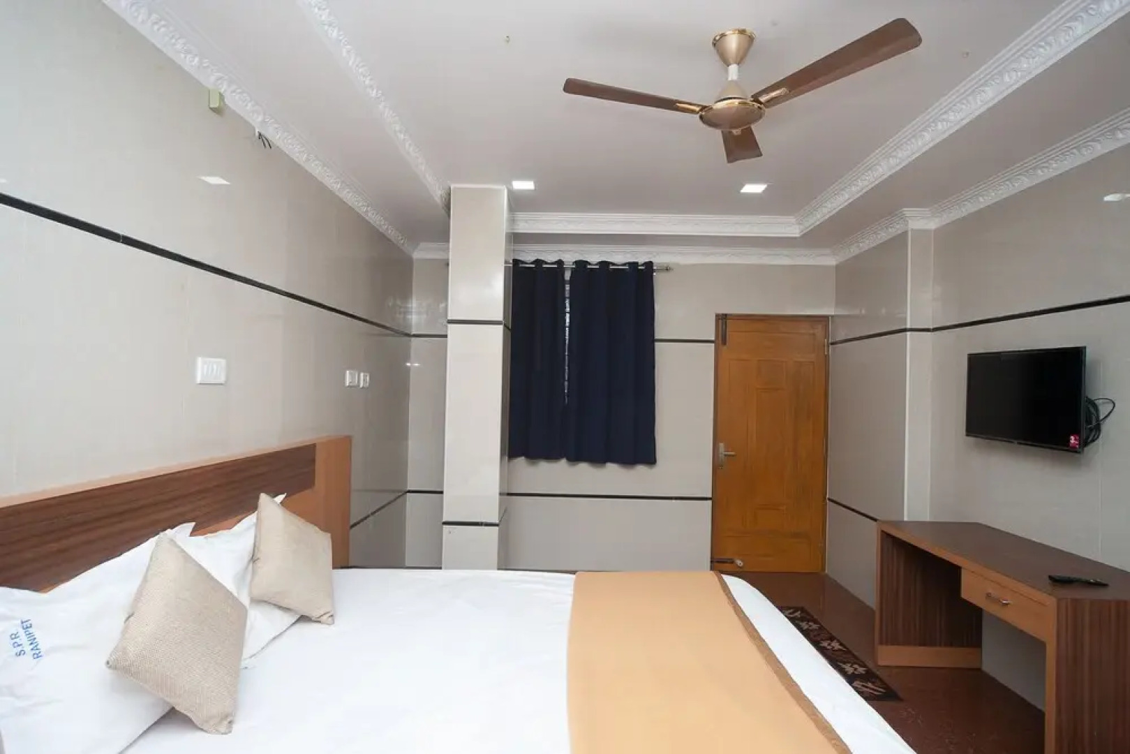 SPOT ON 30656 Sree Padma Residency