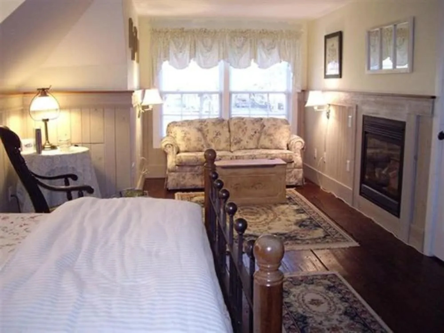 Isaiah Jones Homestead Bed & Breakfast