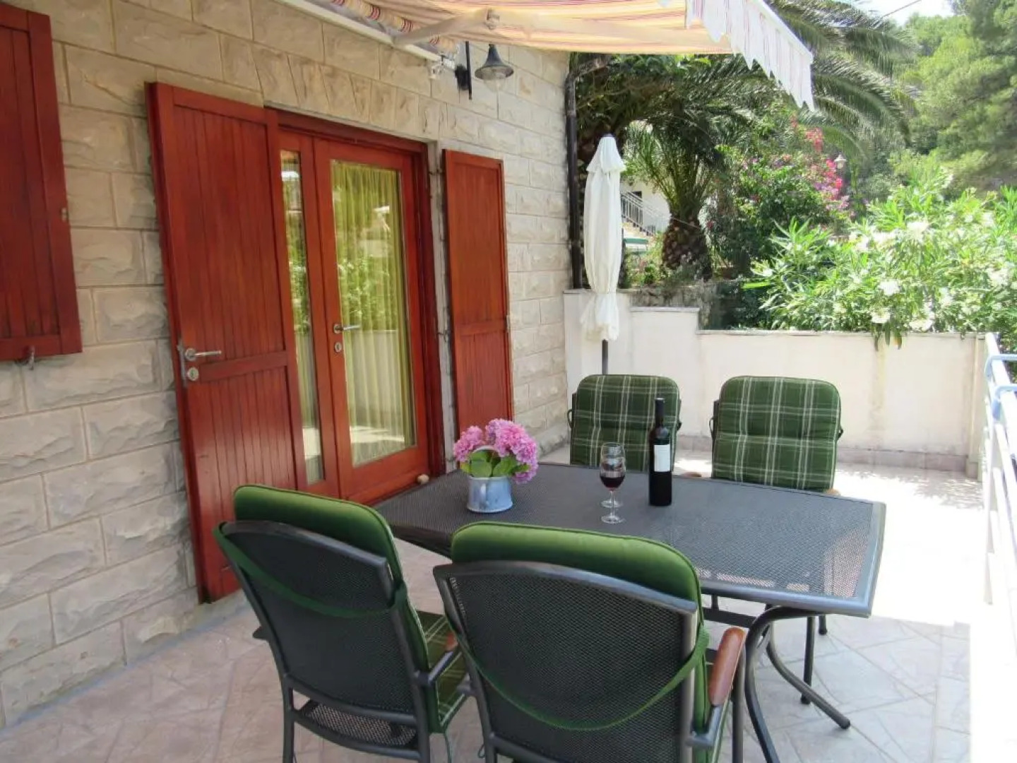 Studio Apartment Near the Beach