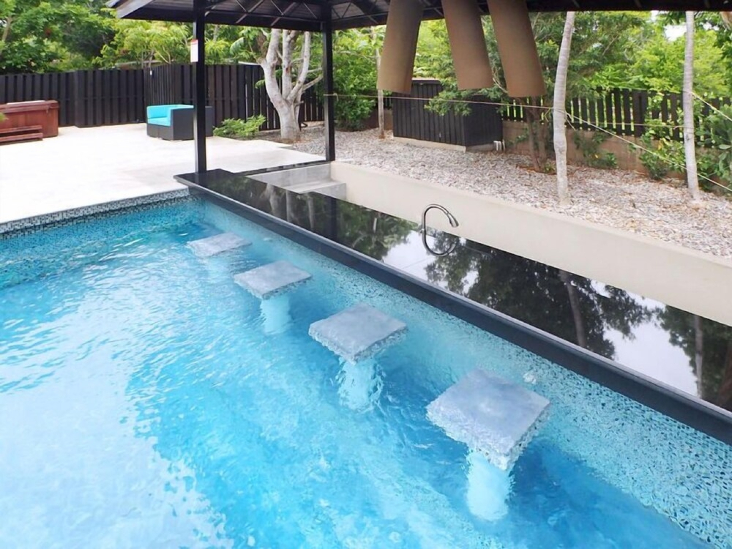 Cool Breeze, 3BR by Jamaican Treasures